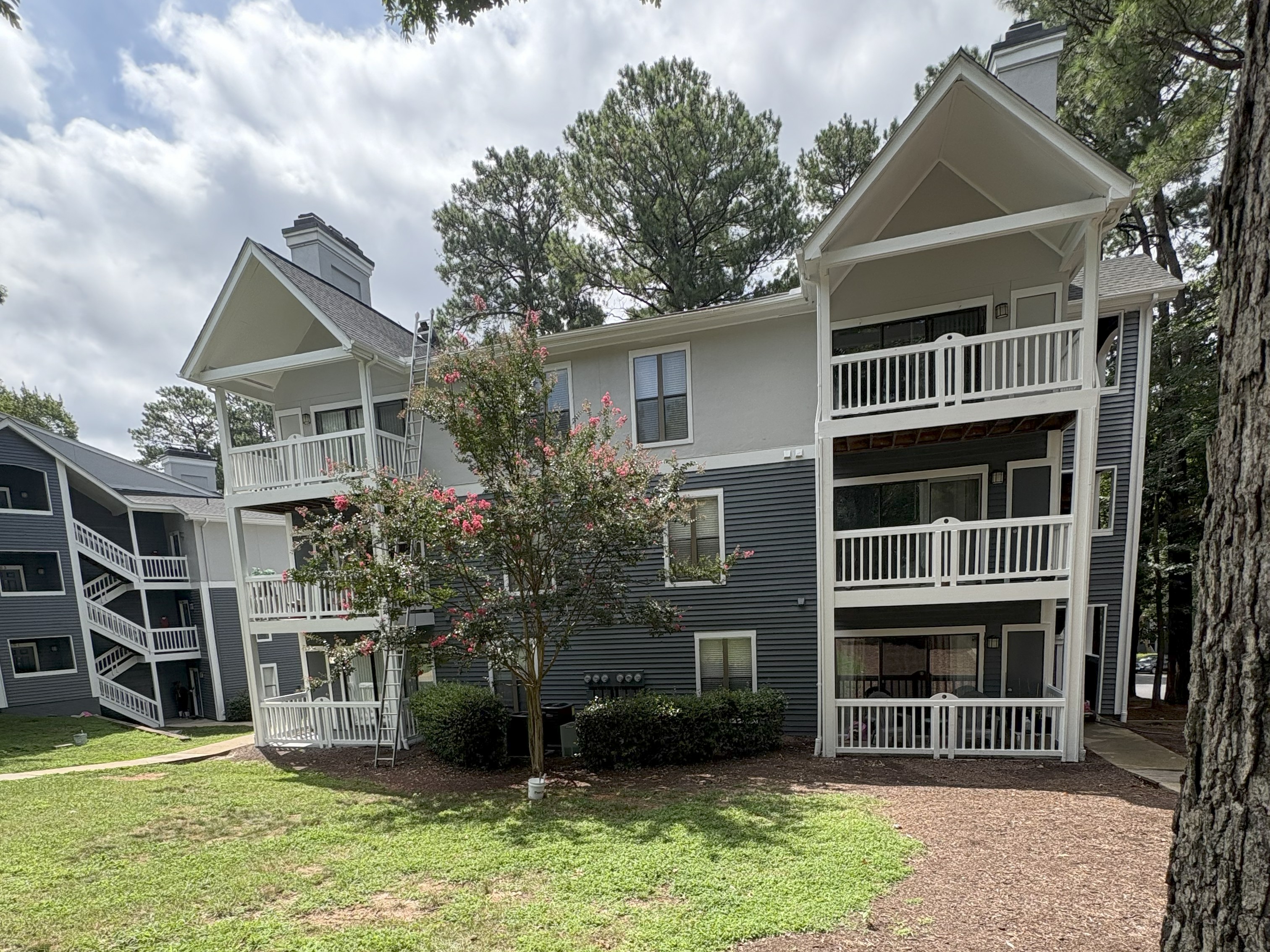 Sommerset Place Apartments: Repaint
